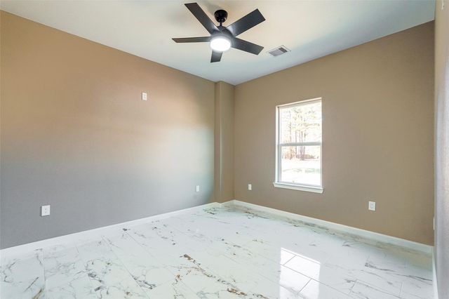 408 County Rd 3414, Cleveland, TX 77327