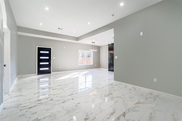 408 County Rd 3414, Cleveland, TX 77327