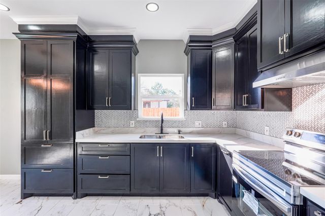 408 County Rd 3414, Cleveland, TX 77327