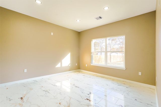 408 County Rd 3414, Cleveland, TX 77327