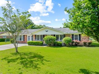 105 Pierre Court, Summerville, SC 29486