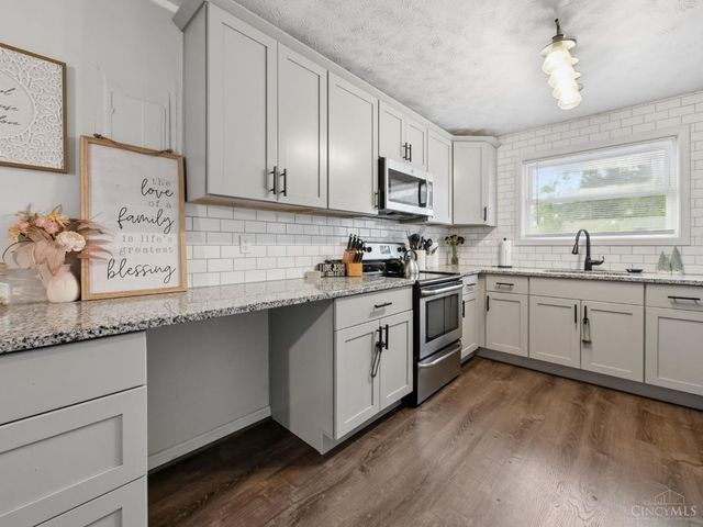 5705 Crabapple Way Drive, Miami Twp, OH 45150
