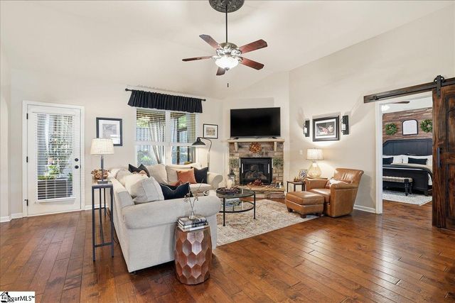 221 Montalcino Way, Simpsonville, SC 29681