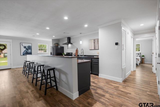 212 Treetop Ln, Hideaway, TX 75771