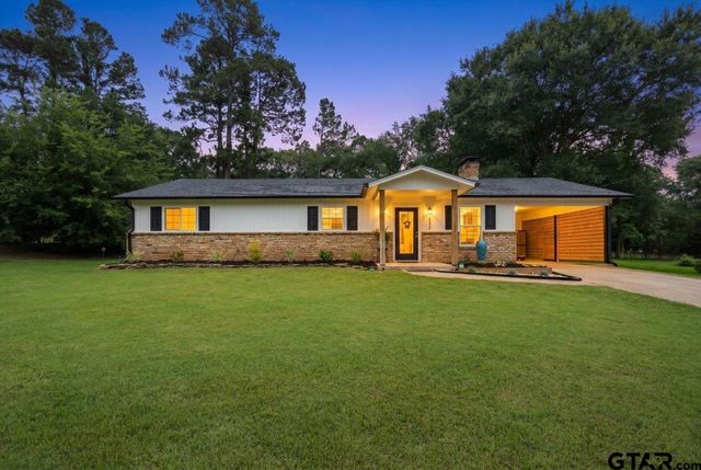 212 Treetop Ln, Hideaway, TX 75771