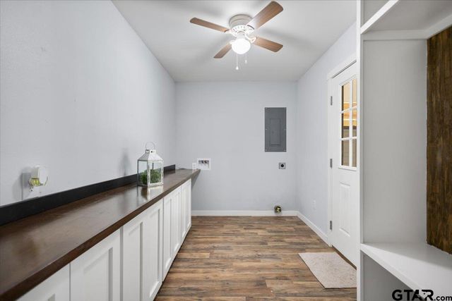 212 Treetop Ln, Hideaway, TX 75771