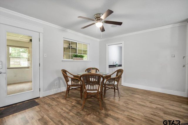 212 Treetop Ln, Hideaway, TX 75771