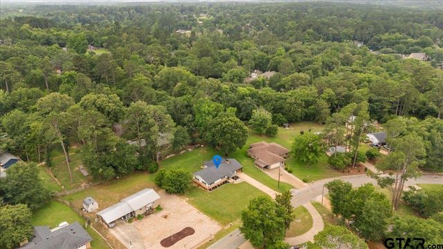 212 Treetop Ln, Hideaway, TX 75771
