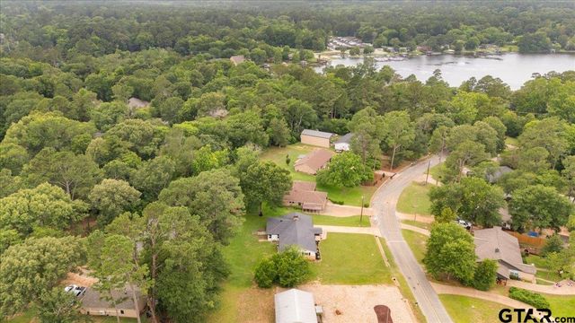 212 Treetop Ln, Hideaway, TX 75771