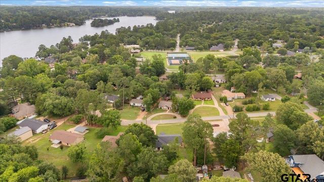 212 Treetop Ln, Hideaway, TX 75771