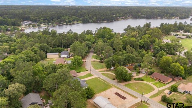 212 Treetop Ln, Hideaway, TX 75771