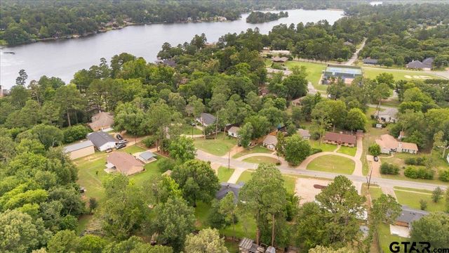 212 Treetop Ln, Hideaway, TX 75771