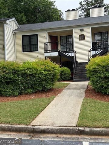 555 Windchase Lane, Stone Mountain, GA 30083
