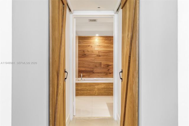 1800 Sunset Harbour Dr 2203, Miami Beach, FL 33139