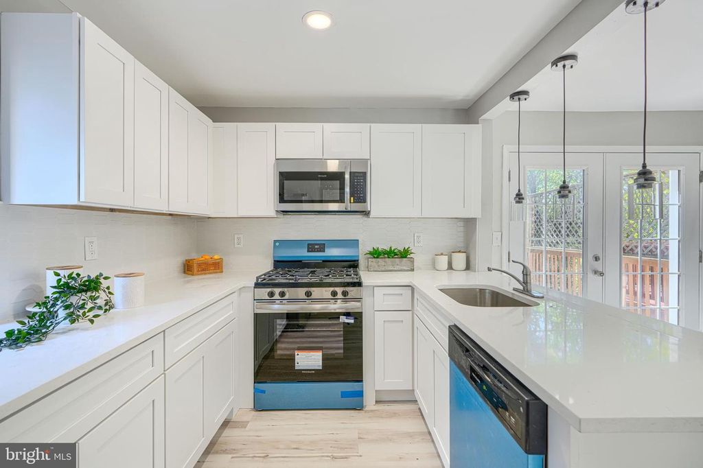 Image 10 of property listing at 5423 REMMELL AVE, Baltimore, MD 21206