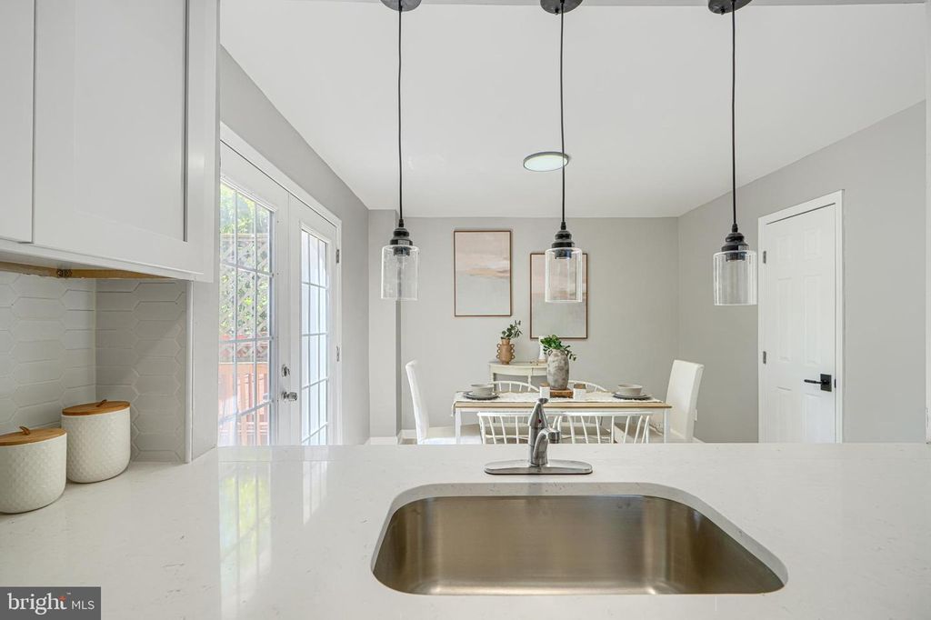 Image 12 of property listing at 5423 REMMELL AVE, Baltimore, MD 21206