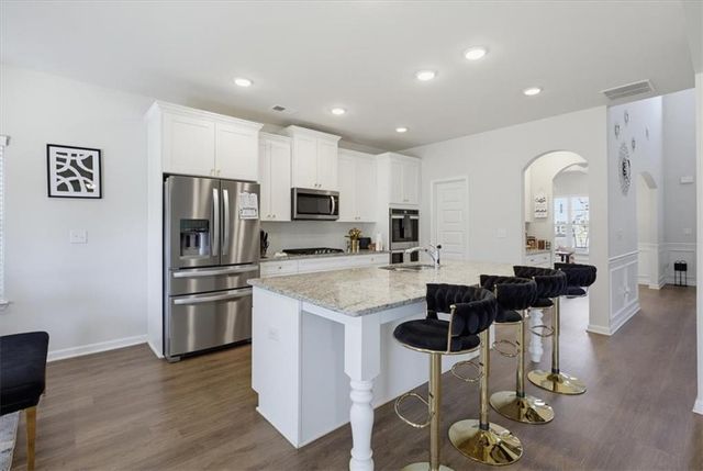 517 Redchurch Dr, Mcdonough, GA 30252