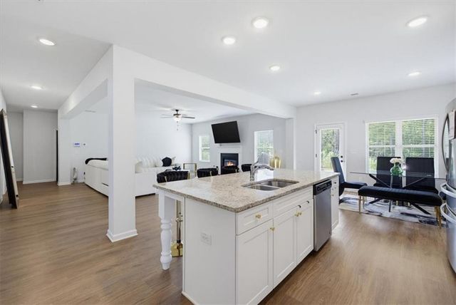 517 Redchurch Dr, Mcdonough, GA 30252