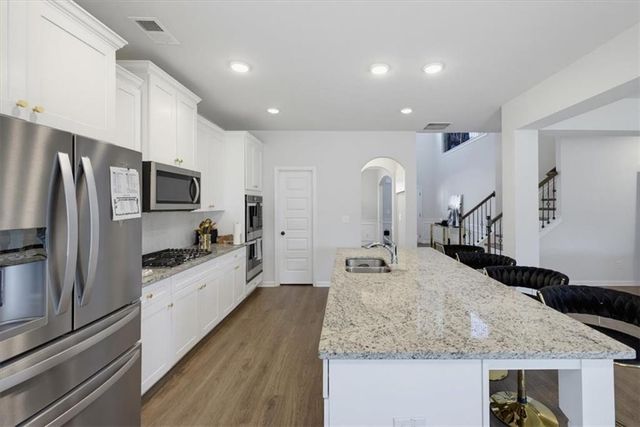 517 Redchurch Dr, Mcdonough, GA 30252