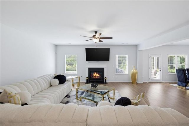 517 Redchurch Dr, Mcdonough, GA 30252