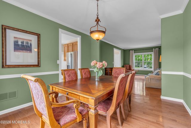 19 Outlook Lane, Freehold, NJ 07728