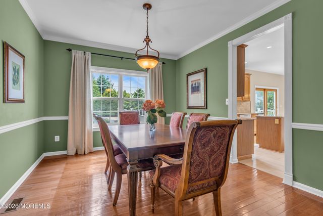 19 Outlook Lane, Freehold, NJ 07728