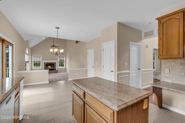 19 Outlook Lane, Freehold, NJ 07728