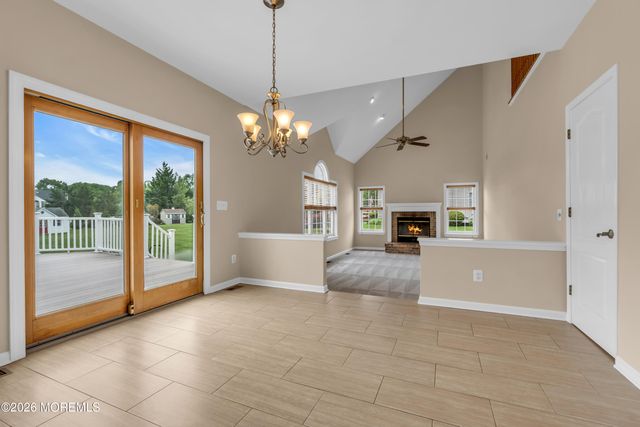19 Outlook Lane, Freehold, NJ 07728