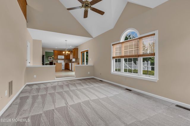 19 Outlook Lane, Freehold, NJ 07728