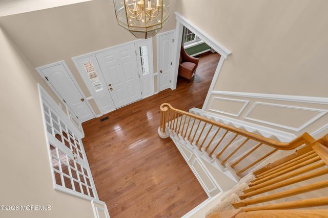 19 Outlook Lane, Freehold, NJ 07728
