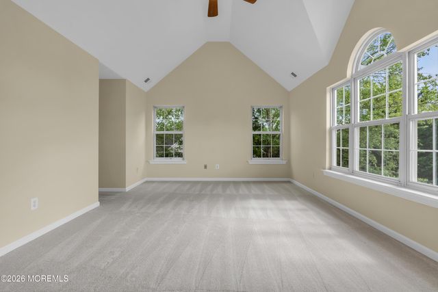 19 Outlook Lane, Freehold, NJ 07728