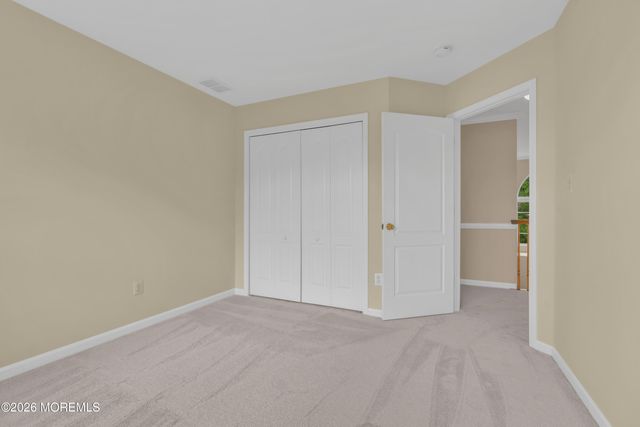 19 Outlook Lane, Freehold, NJ 07728