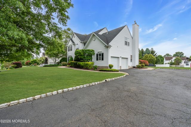 19 Outlook Lane, Freehold, NJ 07728