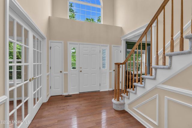 19 Outlook Lane, Freehold, NJ 07728