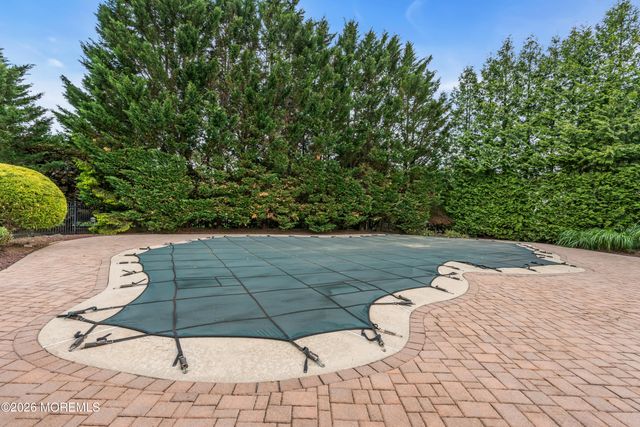 19 Outlook Lane, Freehold, NJ 07728