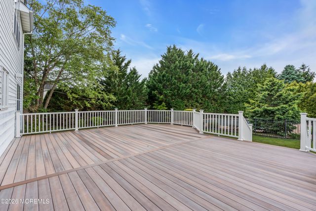 19 Outlook Lane, Freehold, NJ 07728