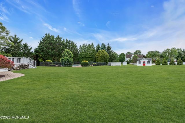 19 Outlook Lane, Freehold, NJ 07728