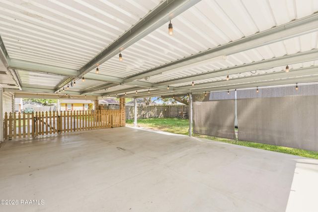 200 Breton Drive, Lafayette, LA 70508