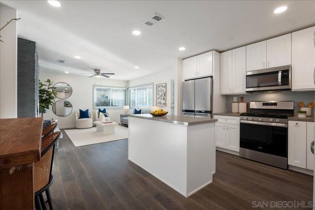 941 8Th St, Imperial Beach, CA 91932