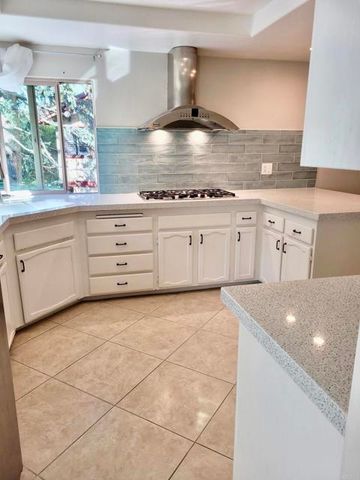 2895 Brentwood Court, Carlsbad, CA 92008