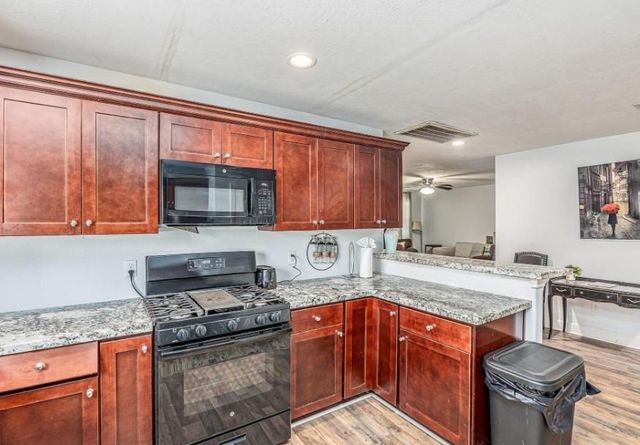 2113 W Gulf Street, Baytown, TX 77520