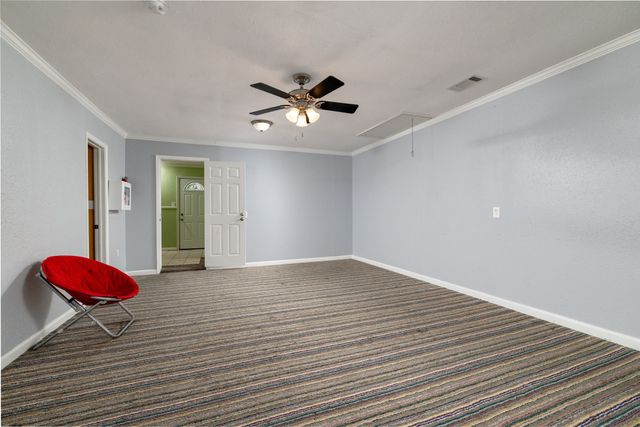 1517 Oakridge Court W, Azle, TX 76020