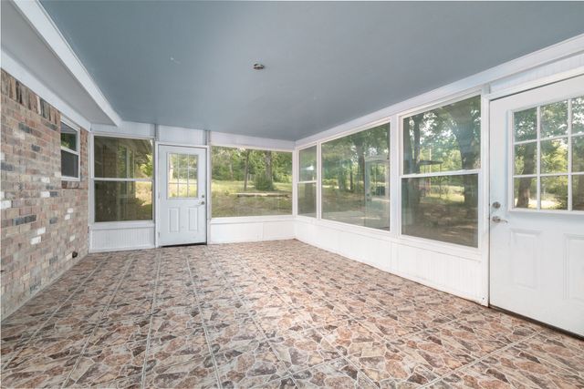1517 Oakridge Court W, Azle, TX 76020