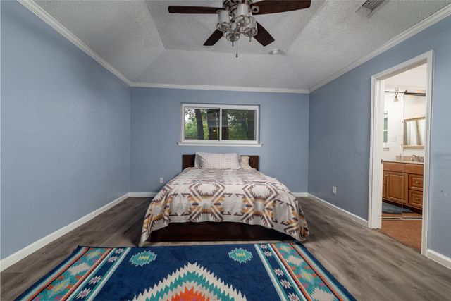 1517 Oakridge Court W, Azle, TX 76020