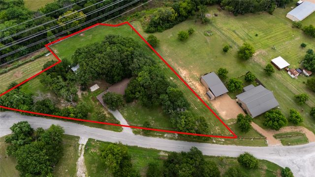 1517 Oakridge Court W, Azle, TX 76020