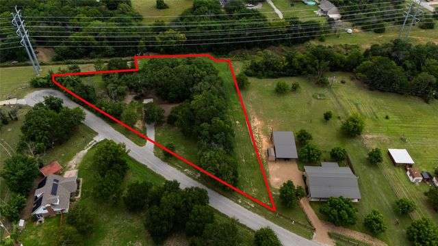 1517 Oakridge Court W, Azle, TX 76020