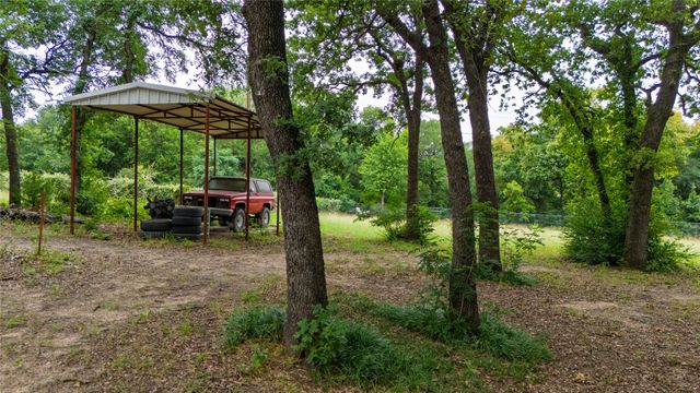 1517 Oakridge Court W, Azle, TX 76020