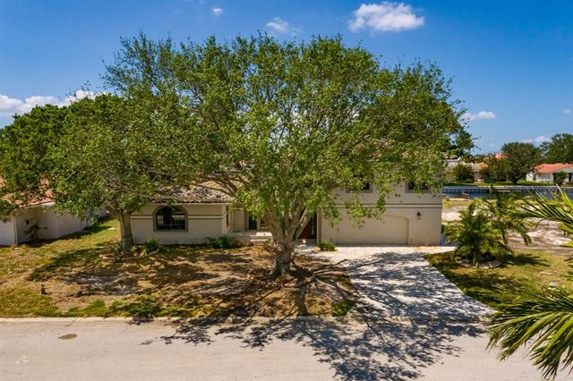 2063 ILLINOIS AVENUE NE, St Petersburg, FL 33703