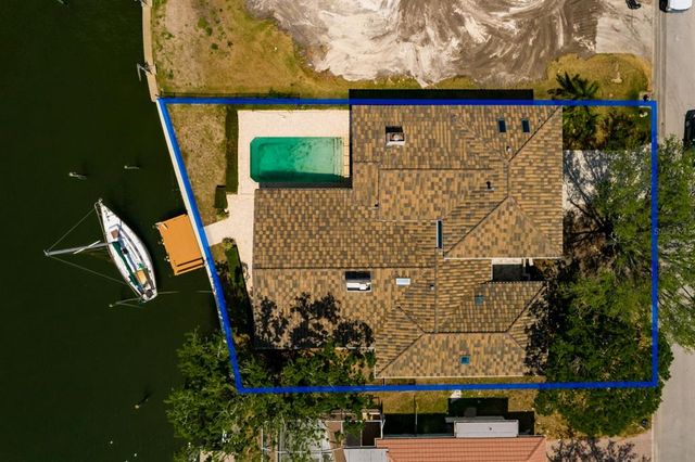 2063 ILLINOIS AVENUE NE, St Petersburg, FL 33703