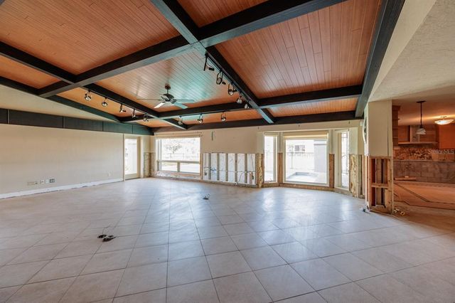 2063 ILLINOIS AVENUE NE, St Petersburg, FL 33703